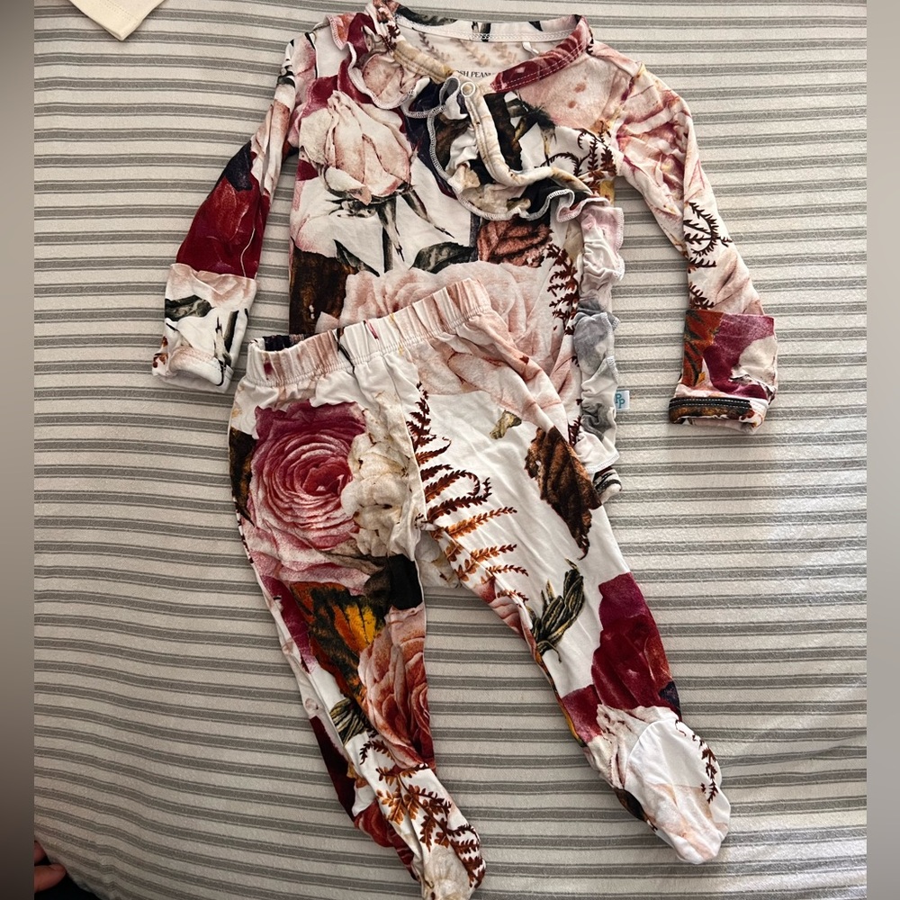 Posh Peanut Black Rose floral ruffle set